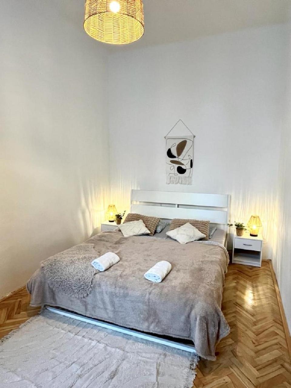 Apartment Cecil - Old Town ブラチスラヴァ エクステリア 写真